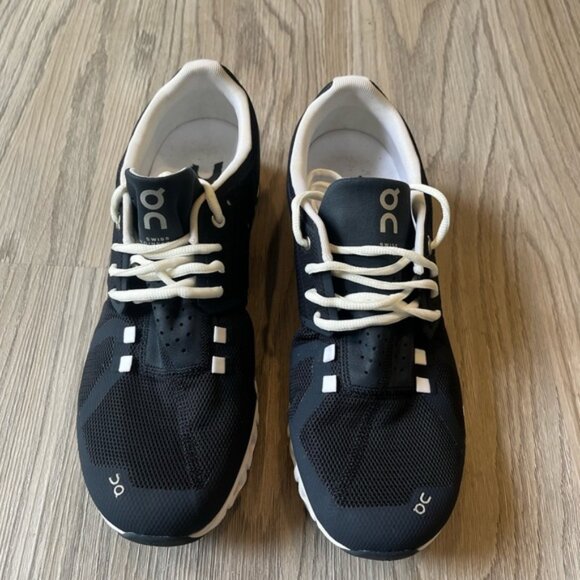 On Cloud Running Shoes - Picture 10 of 11